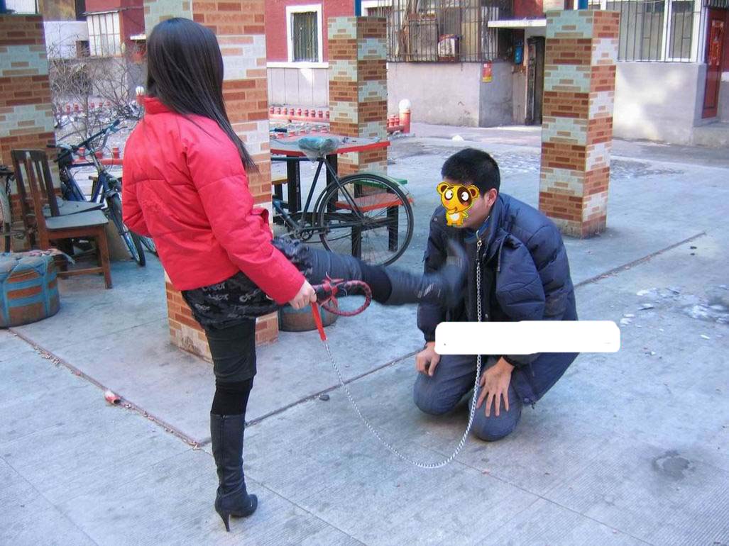 女王打耳光视频足奴：女王耳光辱骂视频图(5)(点击浏览下一张趣图)