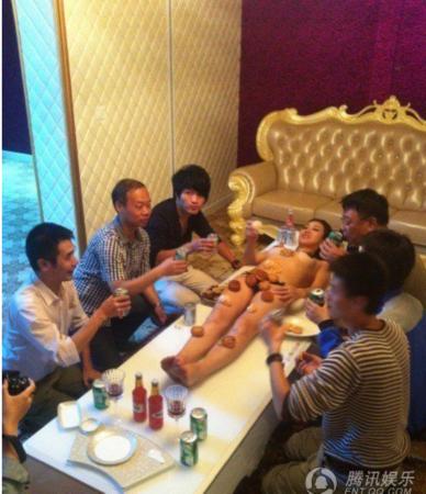 月饼人体宴图片：干露露人体月饼视频(6)(点击浏览下一张趣图)