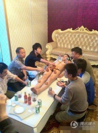 月饼人体宴图片：干露露人体月饼视频(9)(点击浏览下一张趣图)