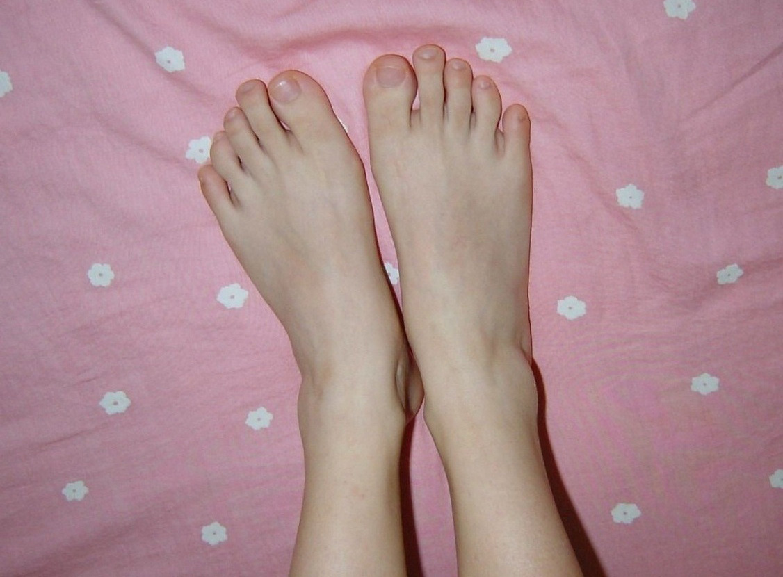 美女的脚底好看图片：美女的脚臭吗图(2)(点击浏览下一张趣图)