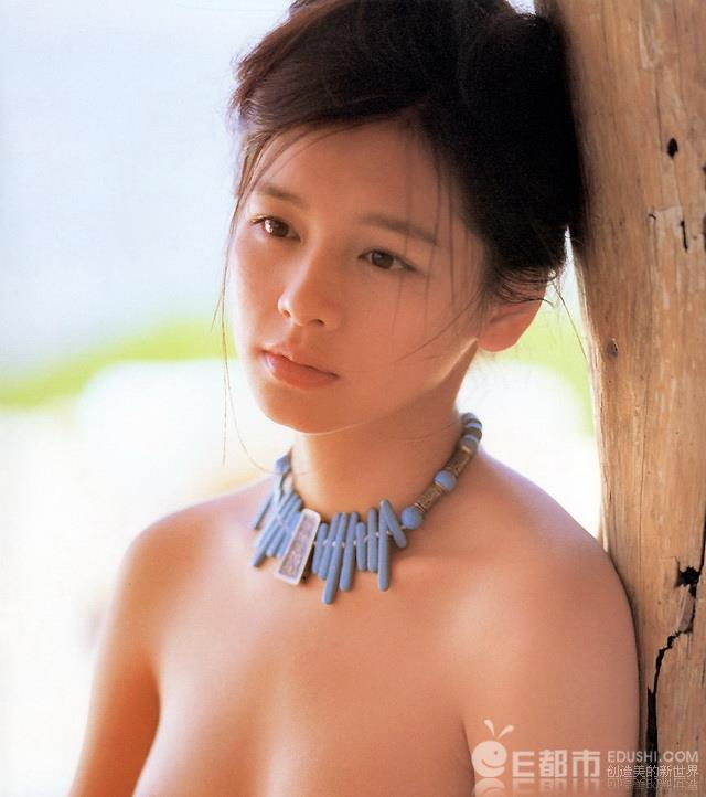 徐若瑄早期的全裸写真：徐若瑄天使心写真集(点击浏览下一张趣图)