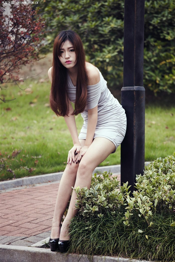 湖南宝马x5媳妇当车模：媳妇当车模汽车之家(点击浏览下一张趣图)
