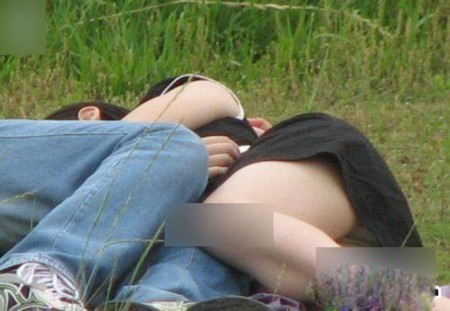 在公园里叼嘿：叼嘿步骤图(2)(点击浏览下一张趣图)