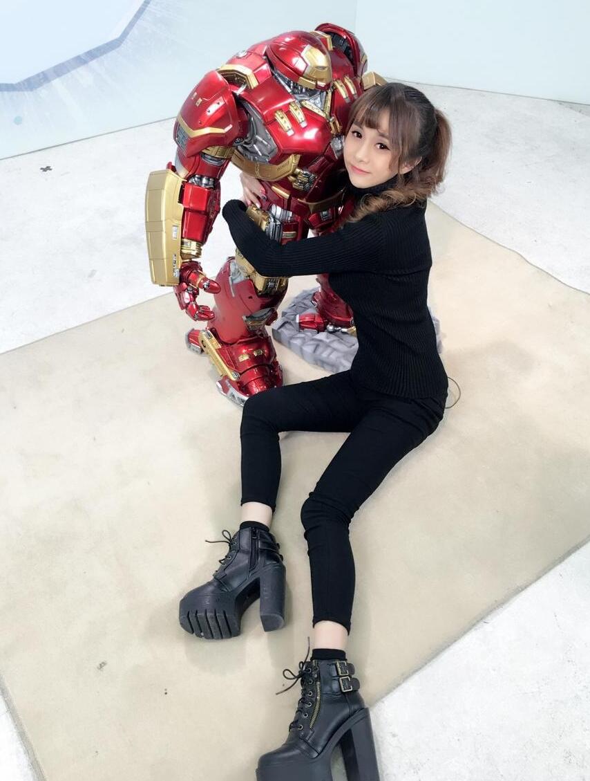 秀色秀场女主播买肉图：恋夜秀场主播程蝶衣(2)(点击浏览下一张趣图)