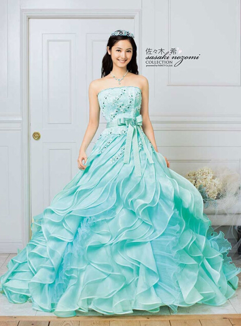 佐佐木希礼服照(4)(点击浏览下一张趣图)