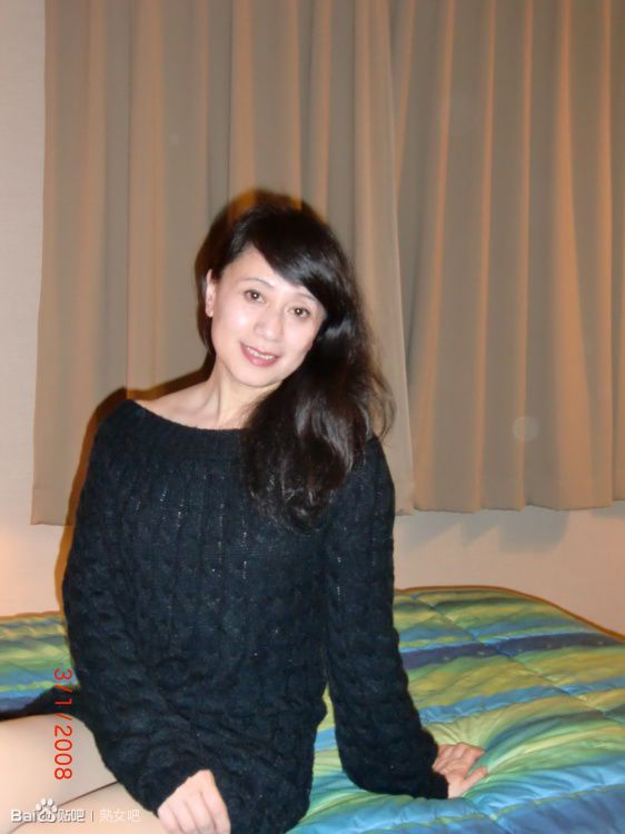 熟女陈默丝袜图片：沈阳历史老师陈默相册(点击浏览下一张趣图)