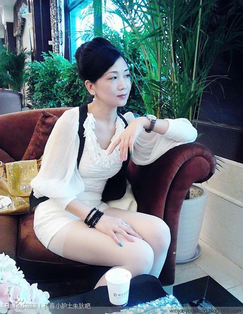沈阳教师廖英俊翘脚图：沈阳廖英俊吧相册图片(点击浏览下一张趣图)