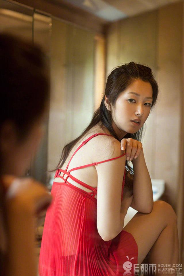 母与子av在线播放：熟女排行榜中榜图片欣赏(点击浏览下一张趣图)