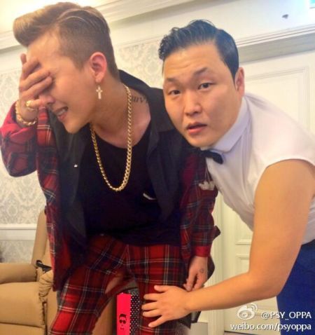 男明星的裤裆开了图：娱乐圈尺寸大的男明星(4)(点击浏览下一张趣图)