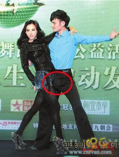 男明星的裤裆开了图：娱乐圈尺寸大的男明星(6)(点击浏览下一张趣图)