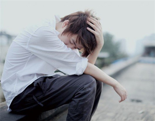 抽烟图片男生伤感图片(2)(点击浏览下一张趣图)