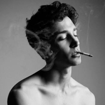 抽烟图片男生伤感图片(3)(点击浏览下一张趣图)