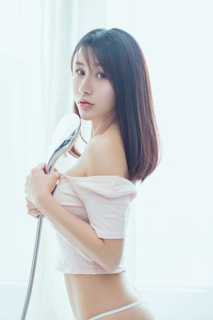前男友圈晒老婆照片：晒晒自己老婆的照片吧(点击浏览下一张趣图)