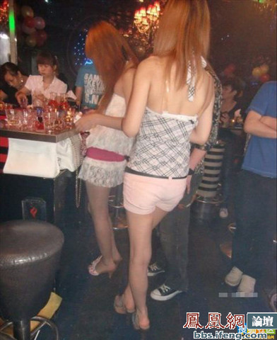 豪放女饭桌打赌脱裤图：漂流瓶豪放女图片(6)(点击浏览下一张趣图)
