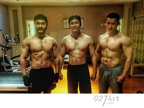 李晨公开鸟鸟多长：李晨肌肉三角裤(2)(点击浏览下一张趣图)