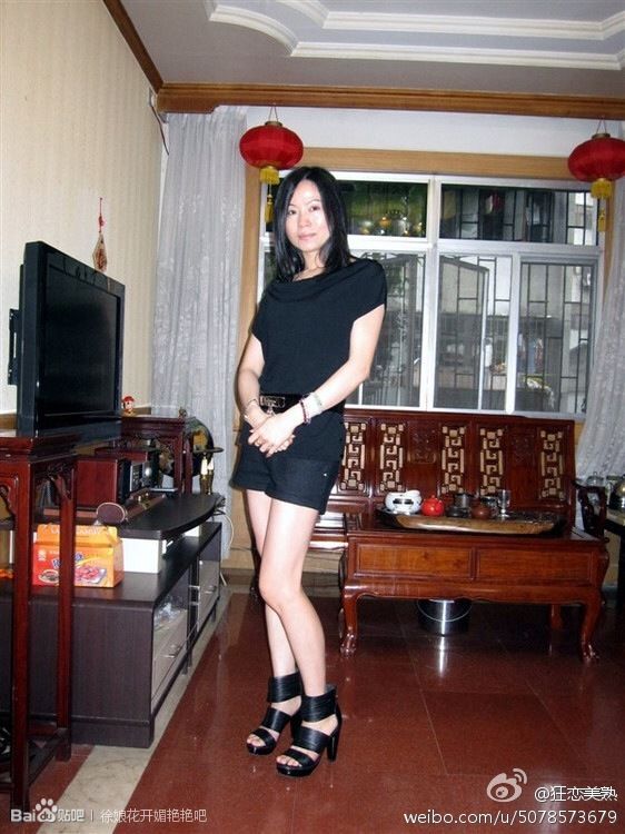 玩过的卖化妆品的熟女：卖服装的熟女图片欣赏(点击浏览下一张趣图)