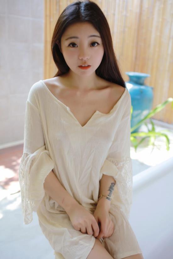 丰姿绰约奶牛杨依15op：杨依2013.03.02(s).rar(4)(点击浏览下一张趣图)