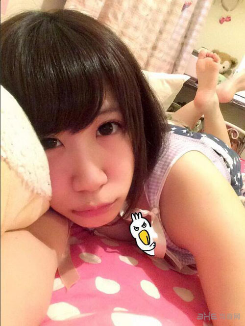 12岁小女生的裙子下面：欧美图片(2)(点击浏览下一张趣图)
