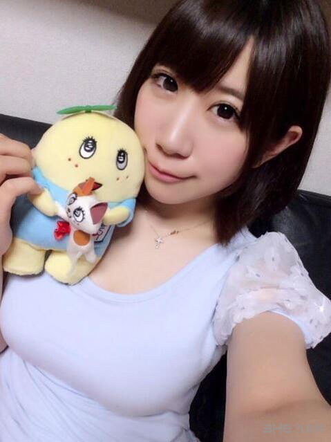 12岁小女生的裙子下面：欧美图片(4)(点击浏览下一张趣图)