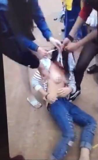 世界上最流氓的视频:海南扒衣少女完整视频(9)(点击浏览下一张趣图)