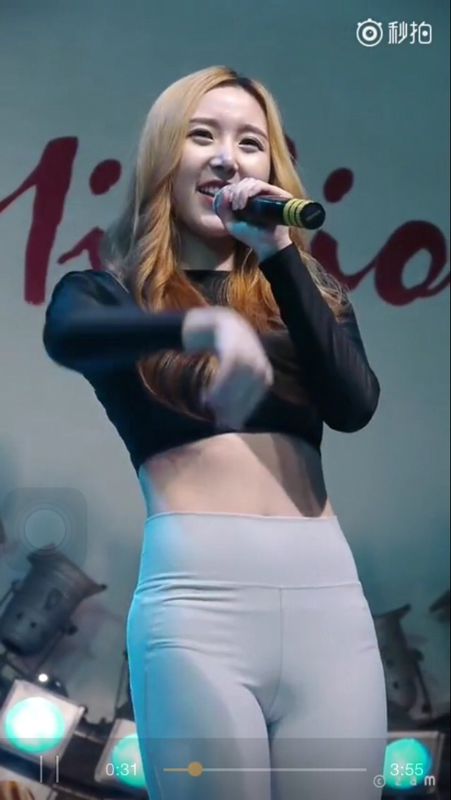韩国“骆驼趾”女团：明星的骆驼趾图片(7)(点击浏览下一张趣图)