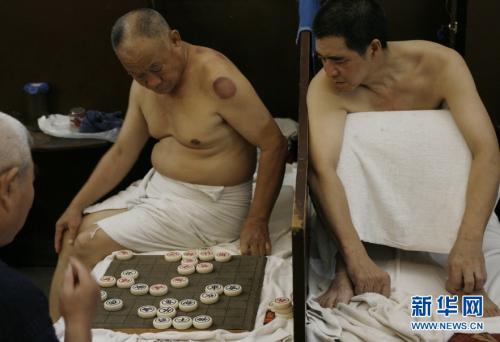 北方公共澡堂图片：搓澡搓硬了对你说什么(5)(点击浏览下一张趣图)