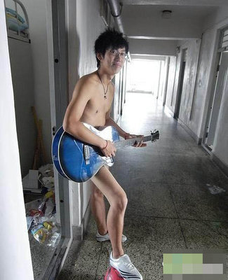 遗精是什么样子图片：男生遗精出来图片(3)(点击浏览下一张趣图)