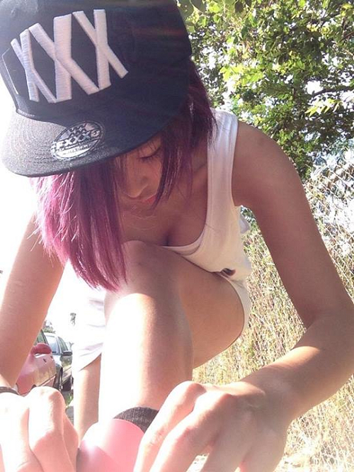 大白乳房女人图片：美女裸乳房全图(6)(点击浏览下一张趣图)