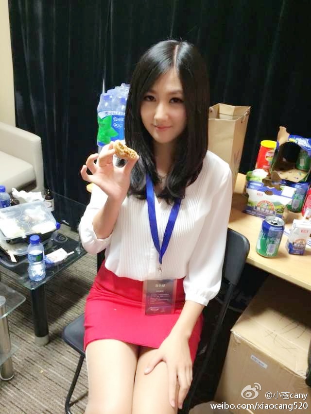 张翔玲直播整理胸罩图：小苍直播整理胸罩视频(5)(点击浏览下一张趣图)