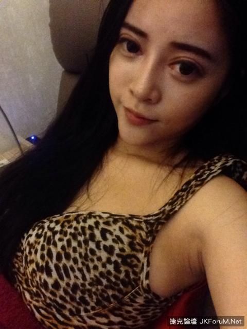 美女各种乳房图片大全：美女漂亮乳房图片(3)(点击浏览下一张趣图)