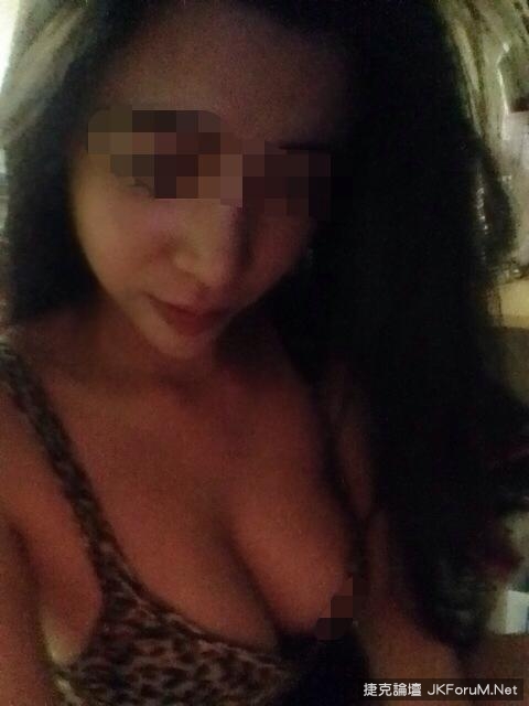 美女各种乳房图片大全：美女漂亮乳房图片(6)(点击浏览下一张趣图)