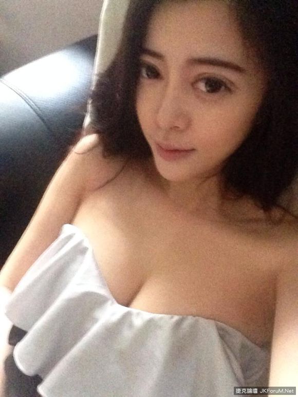 美女各种乳房图片大全：美女漂亮乳房图片(7)(点击浏览下一张趣图)