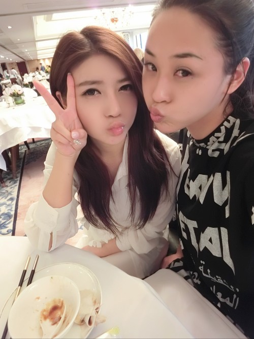 女生自拍照同一个人：生活照片女孩多张(2)(点击浏览下一张趣图)