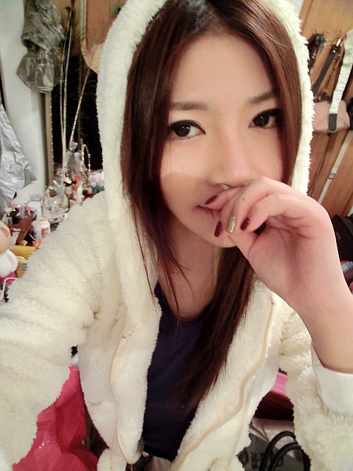 女生自拍照同一个人：生活照片女孩多张(4)(点击浏览下一张趣图)