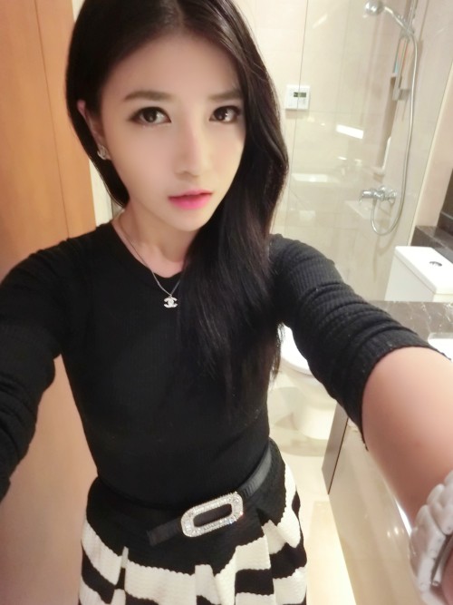 女生自拍照同一个人：生活照片女孩多张(10)(点击浏览下一张趣图)