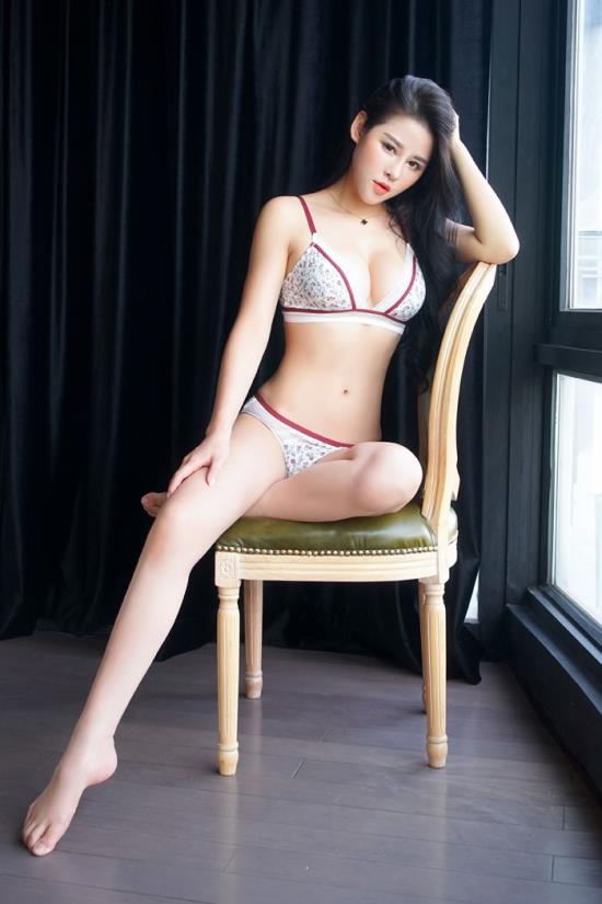 美女下体鮱魚图片：西西美女裸鮱图片(3)(点击浏览下一张趣图)