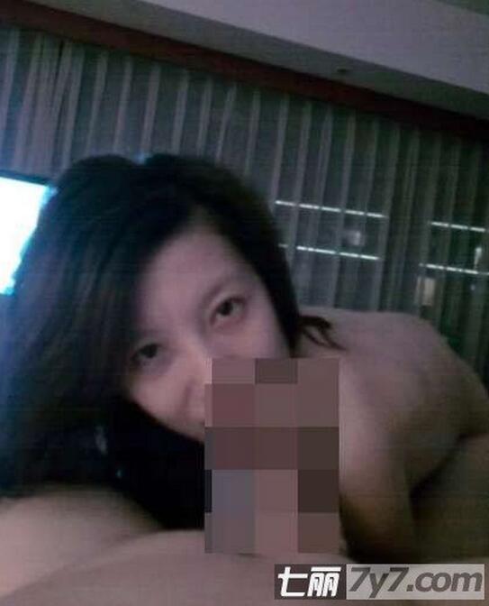 蕲春女教师艳照门：21秒不雅视频，北大校长周其凤艳照(3)(点击浏览下一张趣图)