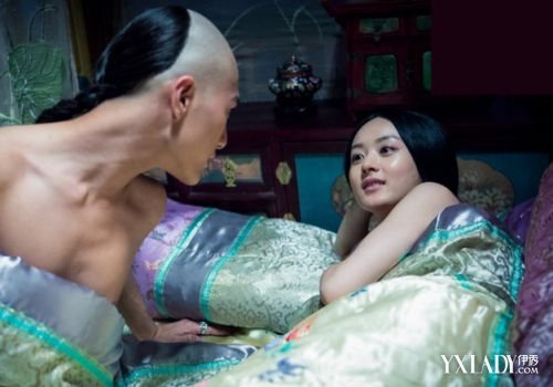 没有穿内裤的赵丽颖图片：赵丽颖没有衣服的图片，赵丽颖只穿内裤和内衣(6)(点击浏览下一张趣图)