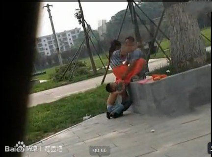 玩四十岁的农村妇女：玩中老年农村妇女图片(点击浏览下一张趣图)