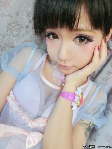 14岁小妞真嫩呀p：现在的00后都逆天了(点击浏览下一张趣图)