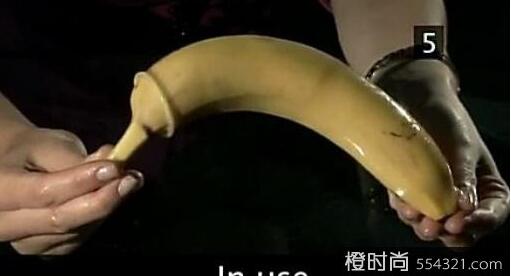 戴避孕套的正确方法图：避孕套使用方法真人演示(6)(点击浏览下一张趣图)