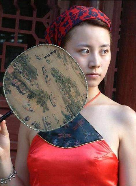 农村姑娘不带胸罩图片：农村姑娘的图片大全(5)(点击浏览下一张趣图)