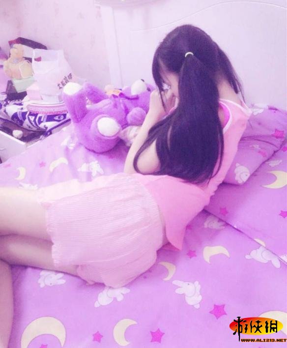 00后小萝莉晒内裤：00后晒性感照露内裤(4)(点击浏览下一张趣图)