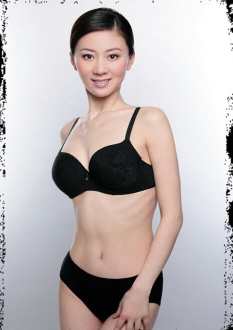 汤加丽裸体乳房图片欣赏(2)(点击浏览下一张趣图)