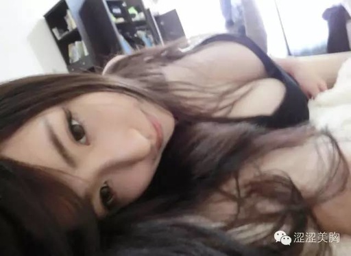 94前女友分手师范，师范前女友生活照：在寝室上女朋友闺蜜，(点击浏览下一张趣图)
