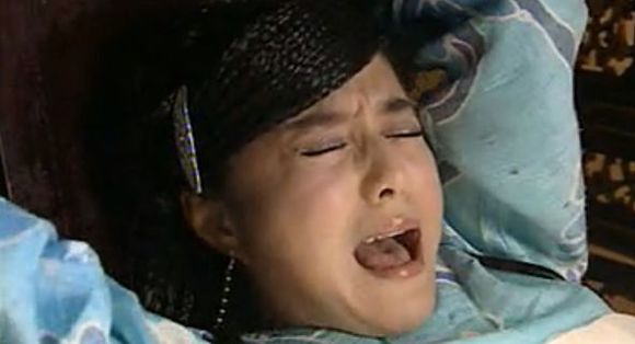 美女孕妇肚子痛要生了：超大肚难产阵痛视频(12)(点击浏览下一张趣图)