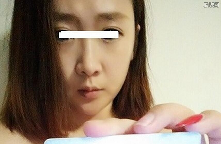 100张手持身份证高清图：手身份证照片大全图片(8)(点击浏览下一张趣图)