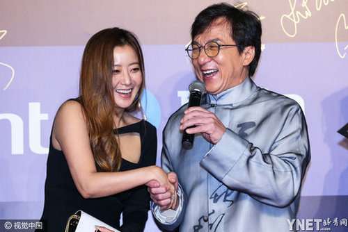 成龙强上过金喜善图：成龙上过的女星(点击浏览下一张趣图)