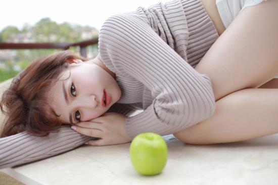 张梓予全裸写真：人体艺术摄影集,天姿(点击浏览下一张趣图)