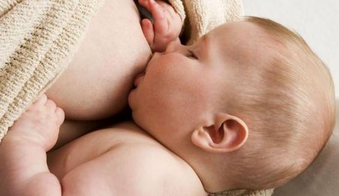 女人生孩子乳房下垂图片，怎么办(点击浏览下一张趣图)